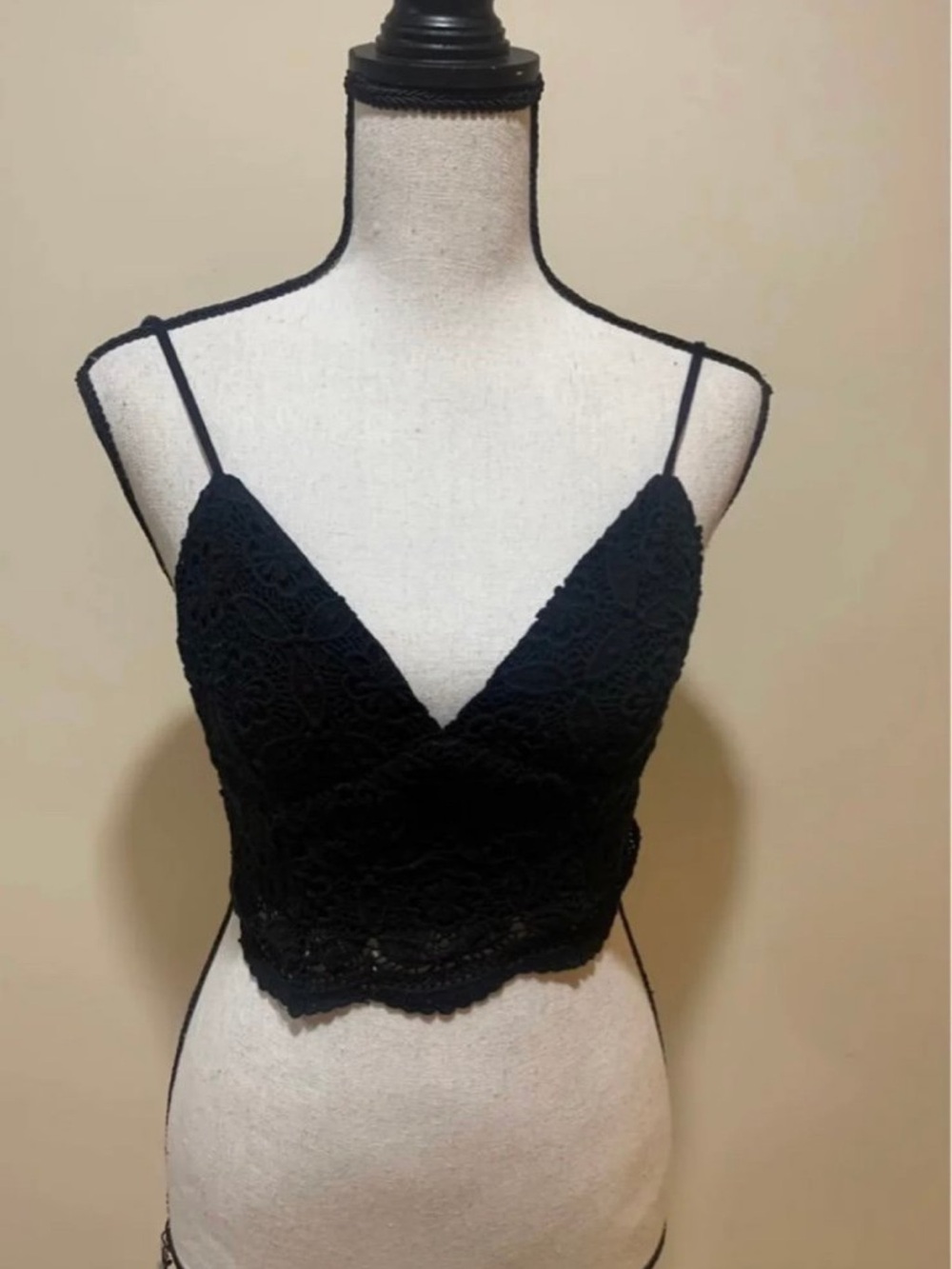 Forever 21 Black Lace Cropped Cami